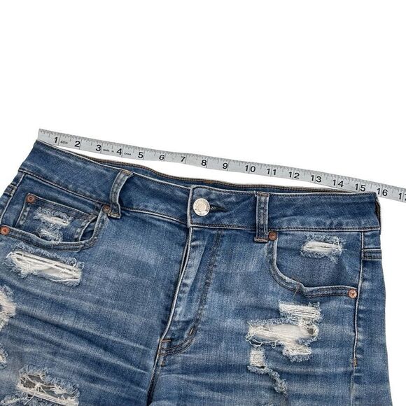 American Eagle Hi-Rise shortie distressed.  Size 10 - Picture 3 of 6